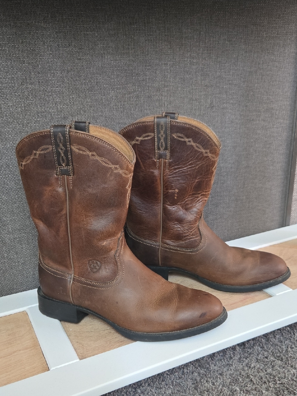 Ariat Mens Heritage Roper Western Boot Round Toe 10D Oiled Brown Distressed - Picture 3 of 14
